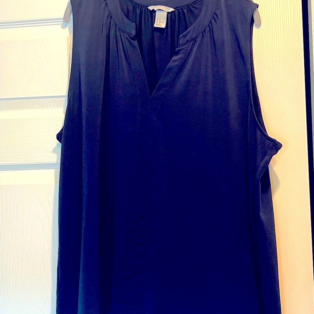 🍊5/$35 H&M Navy Sleeveless Blouse XL🍊